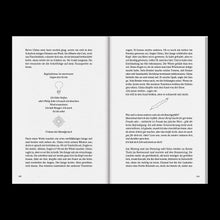 Laden Sie das Bild in den Galerie-Viewer, Marlow im Sand